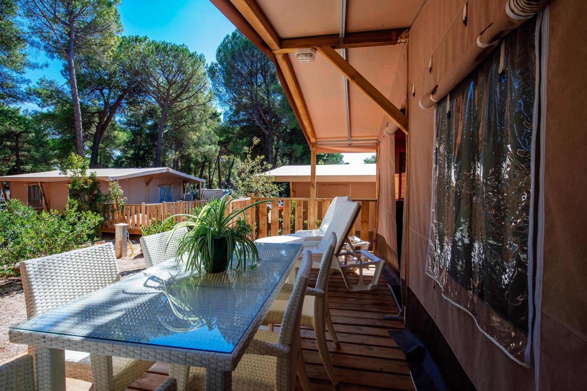 Zaton Holiday Resort Glamping Tents Hoek van Holland Ngoại thất bức ảnh
