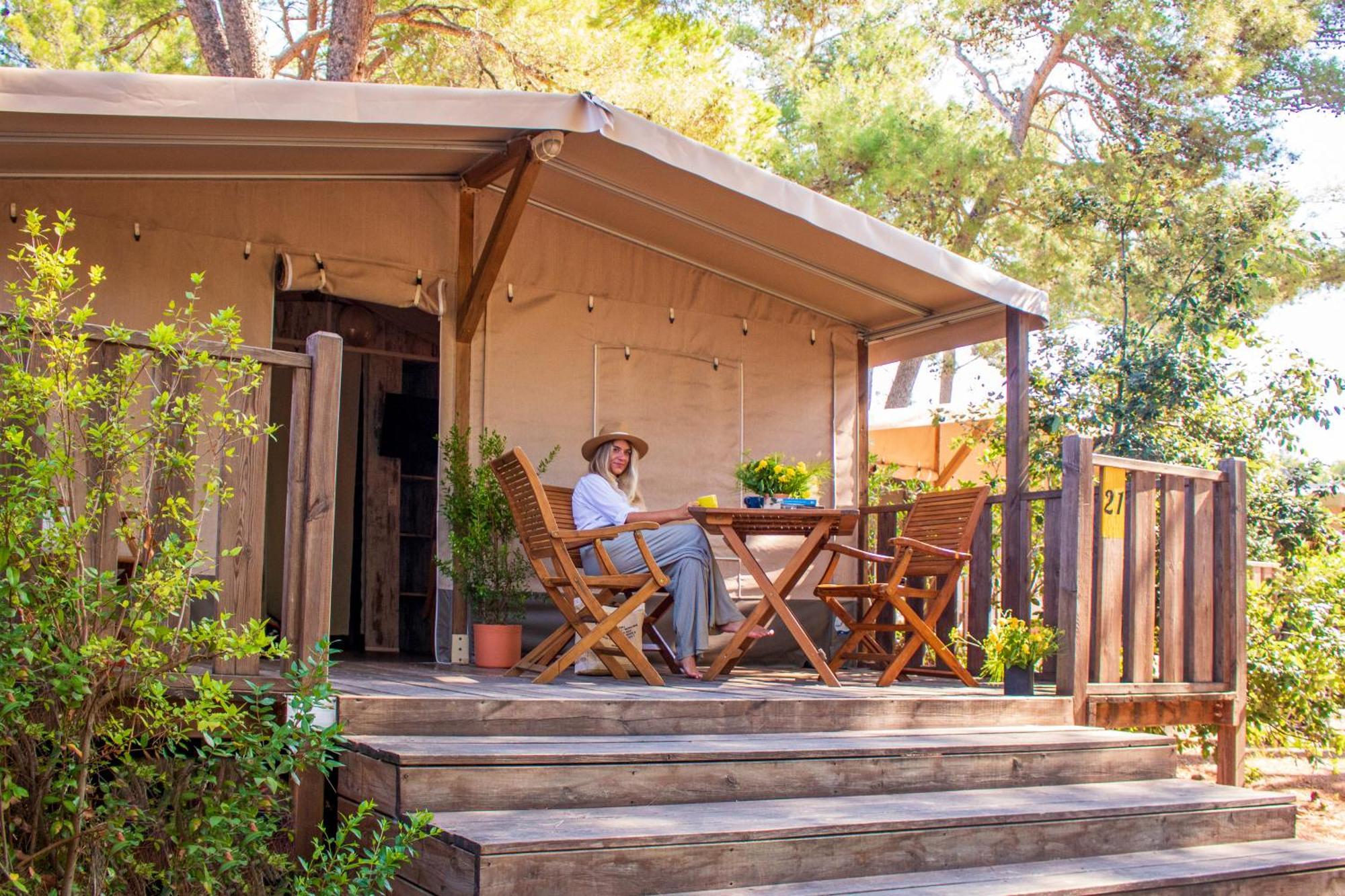 Zaton Holiday Resort Glamping Tents Hoek van Holland Ngoại thất bức ảnh