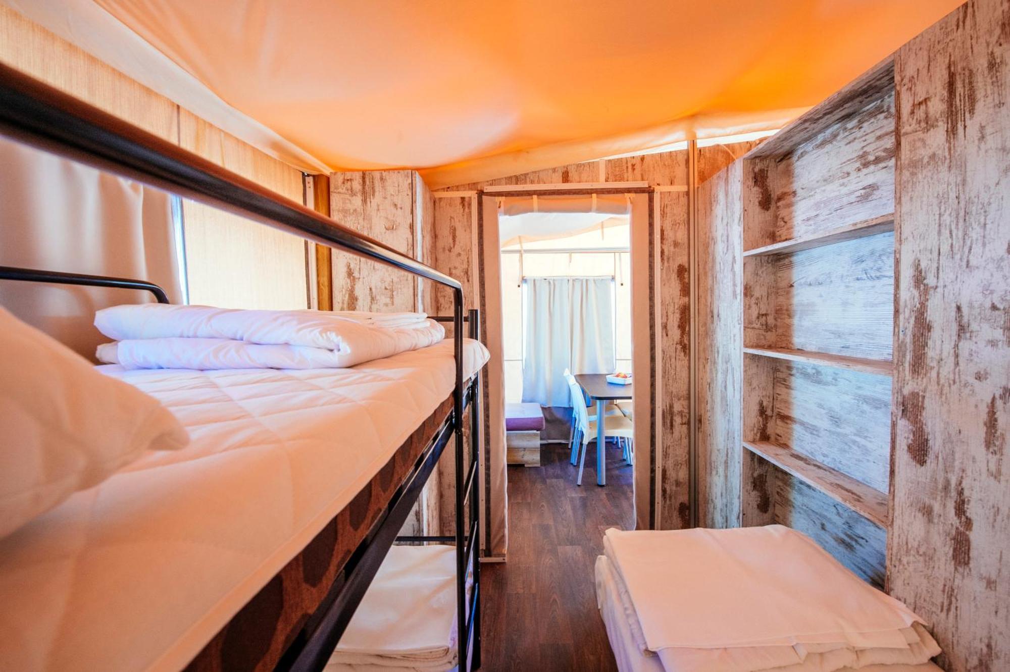 Zaton Holiday Resort Glamping Tents Hoek van Holland Phòng bức ảnh